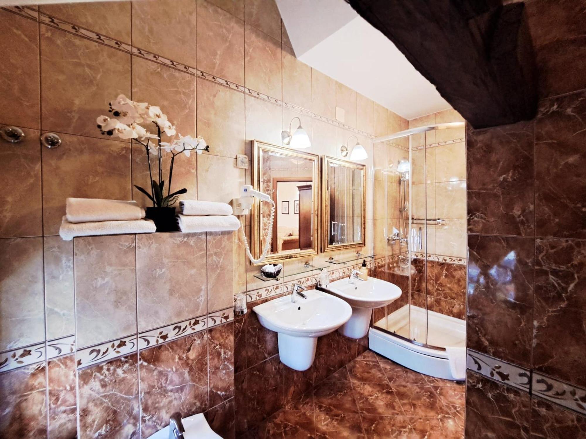 Hotel Livadic Samobor Buitenkant foto