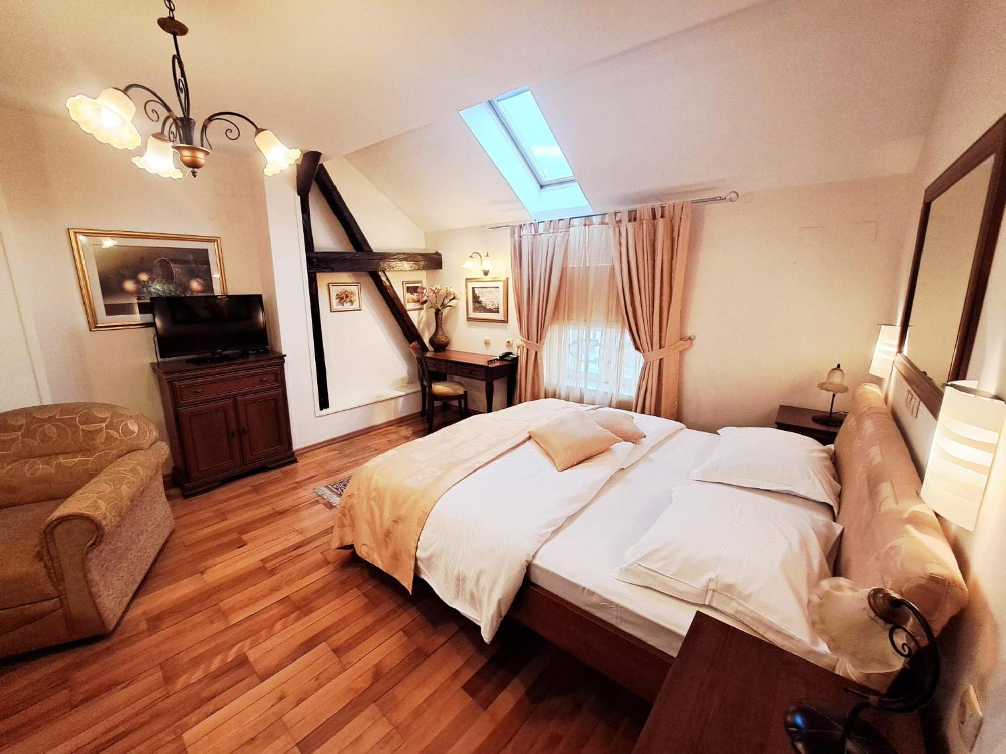 Hotel Livadic Samobor Buitenkant foto