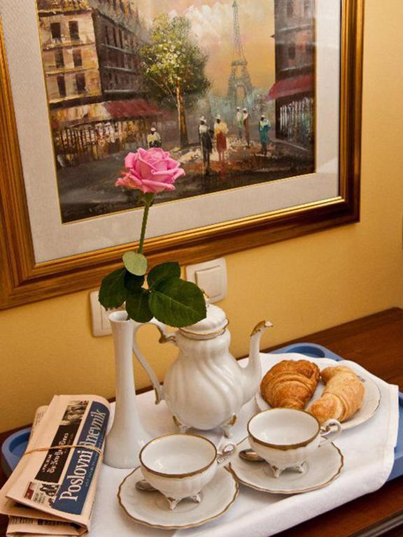 Hotel Livadic Samobor Buitenkant foto