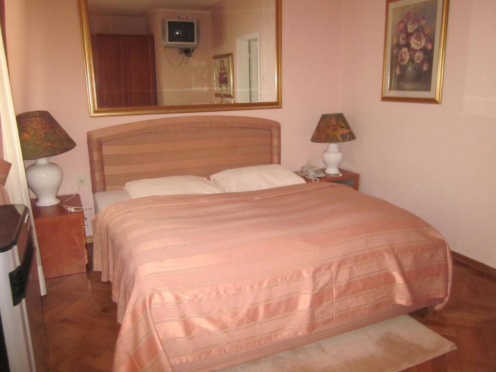 Hotel Livadic Samobor Buitenkant foto